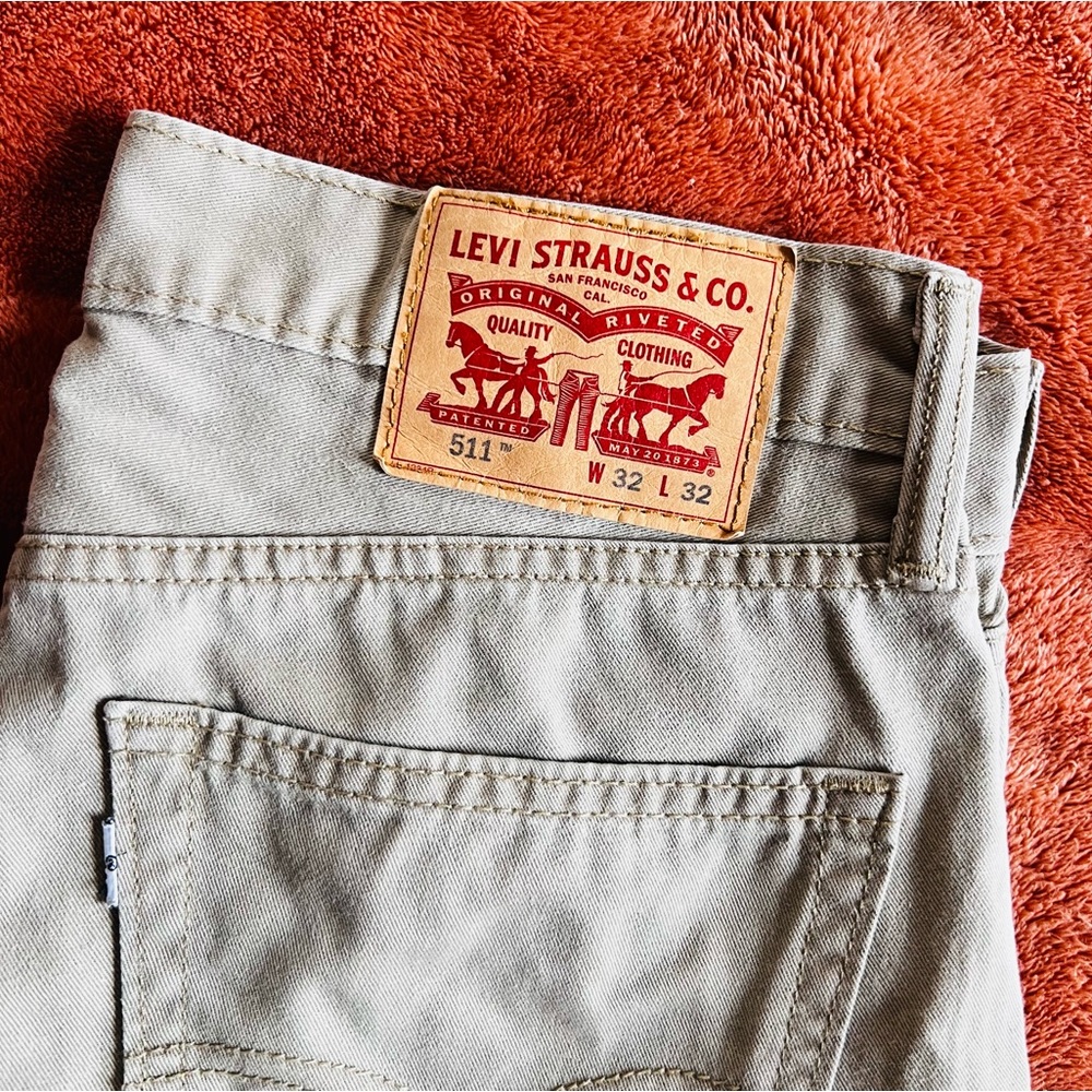 Levi's 511 khaki jeans 32x32